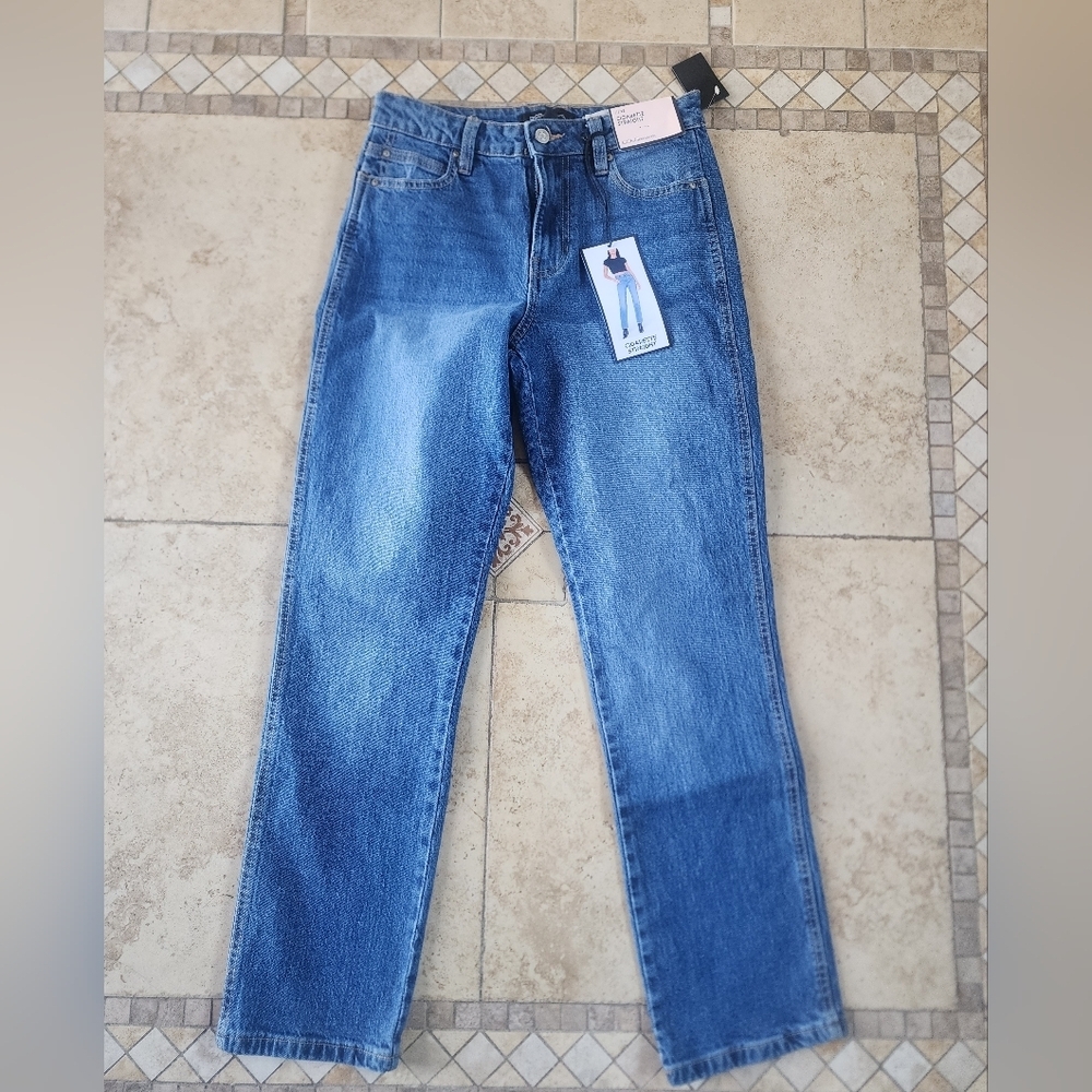 BCBG GENERATION CIGARETTE STRAIGHT JEANS